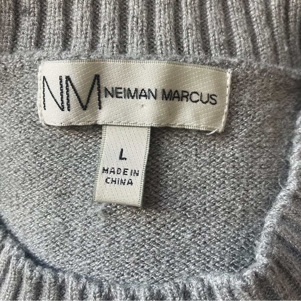 Neiman Marcus Gray Cream Colorblock Fringe Crewneck Sweater size Large - Picture 8 of 9